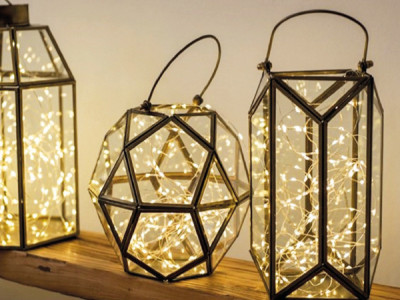 Lichterkette am Draht